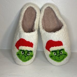 New Grinch sherpa hard bottom slippers size 9/9.5